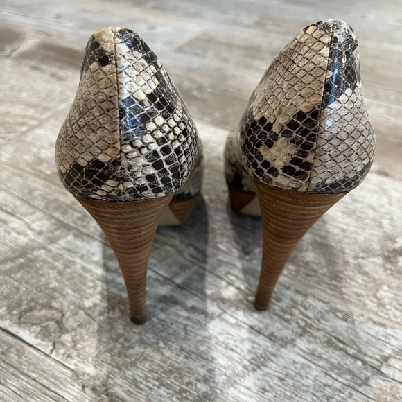 Animal print platform stiletto - Picture 4 of 5